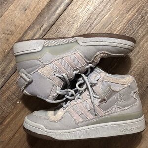 Lavender Adidas Ivy Park Forum Midtop Sneakers (mens size 8 US)